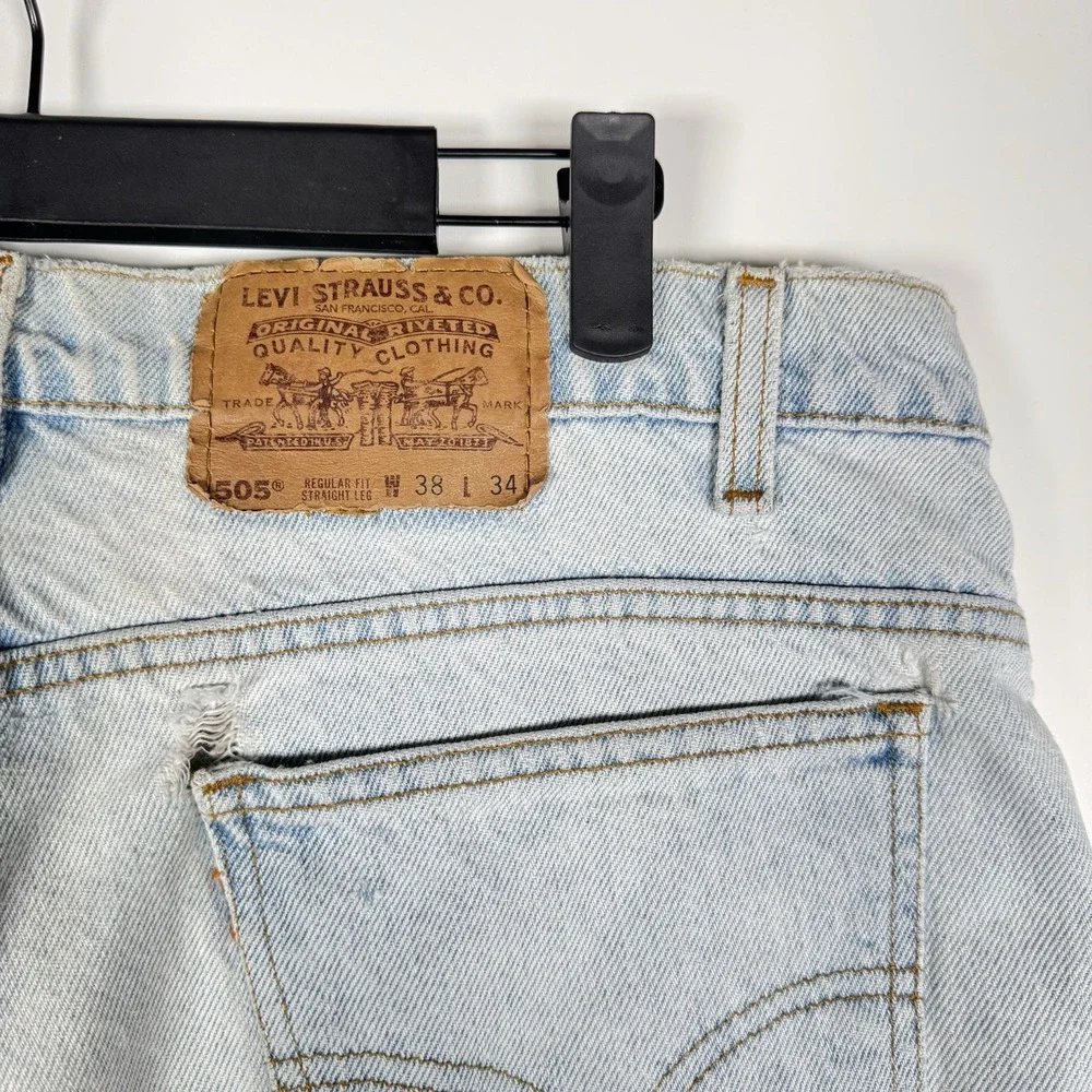 + VTG Levis 505 Straight Leg Jeans Light Wash Distressed 38x34 (36x33) Mexico